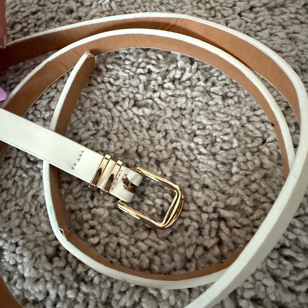 Elegant White and Tan Belt with Gold Buckle